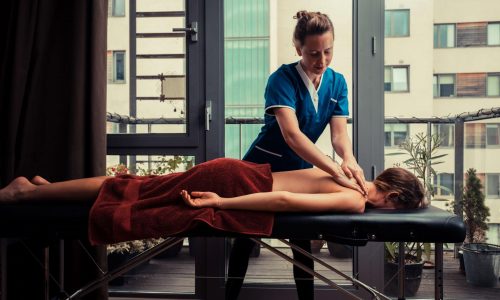Stressfrei durch den Arbeitstag: Mobile Massageangebote für Unternehmen